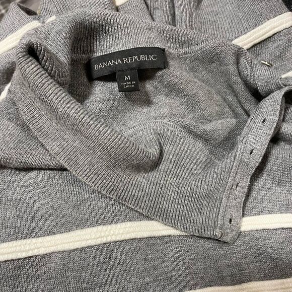 Banana Republic gray with white stripe sweater - Picture 10 of 10